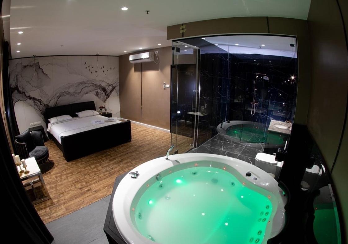 Royal Hotel Rishon Leziyyon Extérieur photo